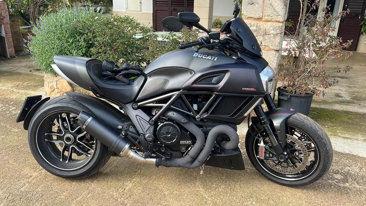 Ducati Diavel 1200 Carbon (2014 - 16) (9)