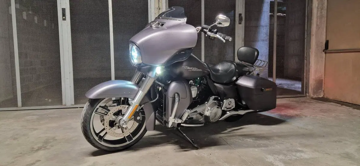 Harley-Davidson 1690 Street Glide Special (2014 - 16) - FLHX (6)