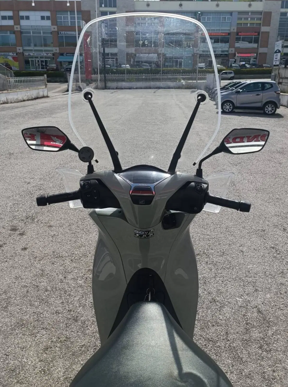 Honda SH 150i (2024 - 25) (4)