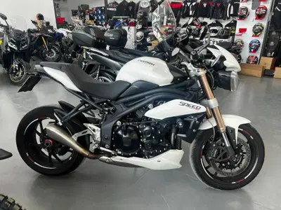 Triumph Speed Triple 1050 (2011 - 13) usata