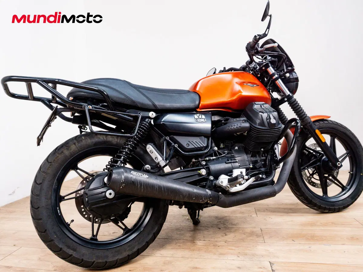 Moto Guzzi V7 Stone Centenario (2021 - 22) (3)