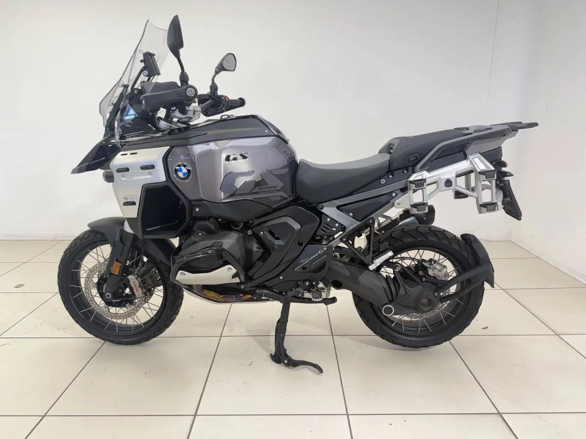 Bmw R 1300 GS Adventure Triple Black (2025 - 26) (5)