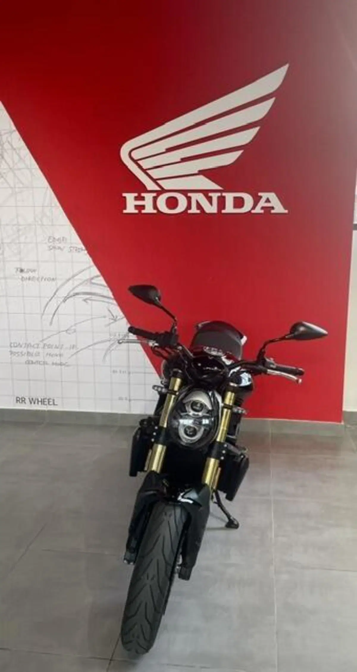 Benelli 752 S (2022 - 25) (3)