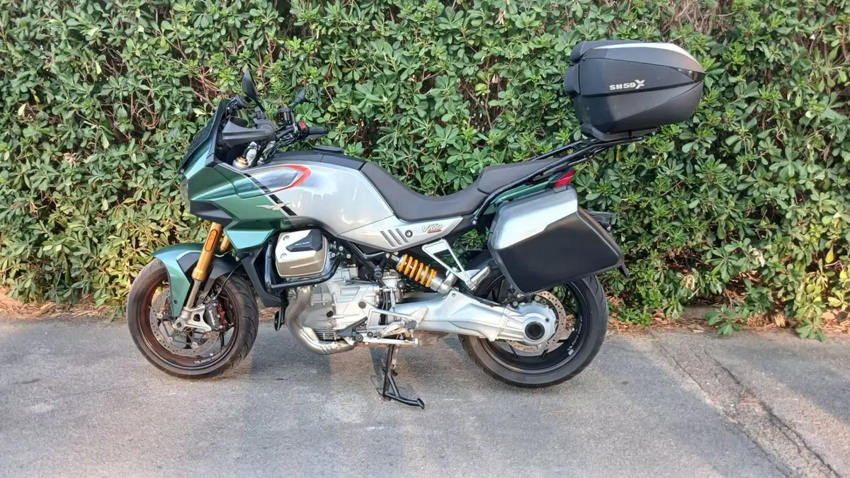 Moto Guzzi V100 Mandello S (2022 - 24)