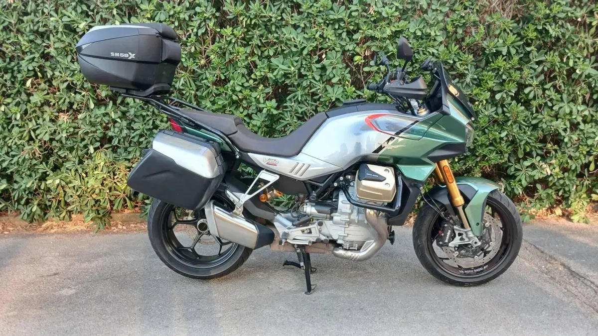 Moto Guzzi V100 Mandello S (2022 - 24) (2)