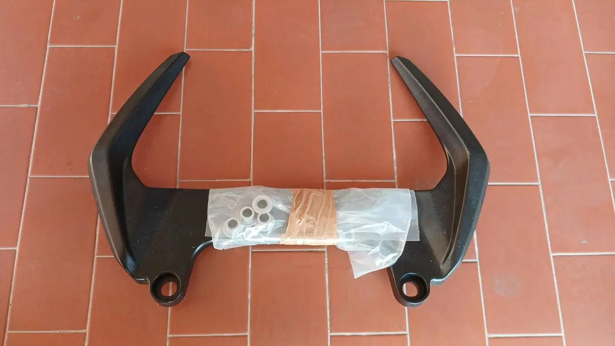 Moto Guzzi V100 Mandello S (2022 - 24) (15)