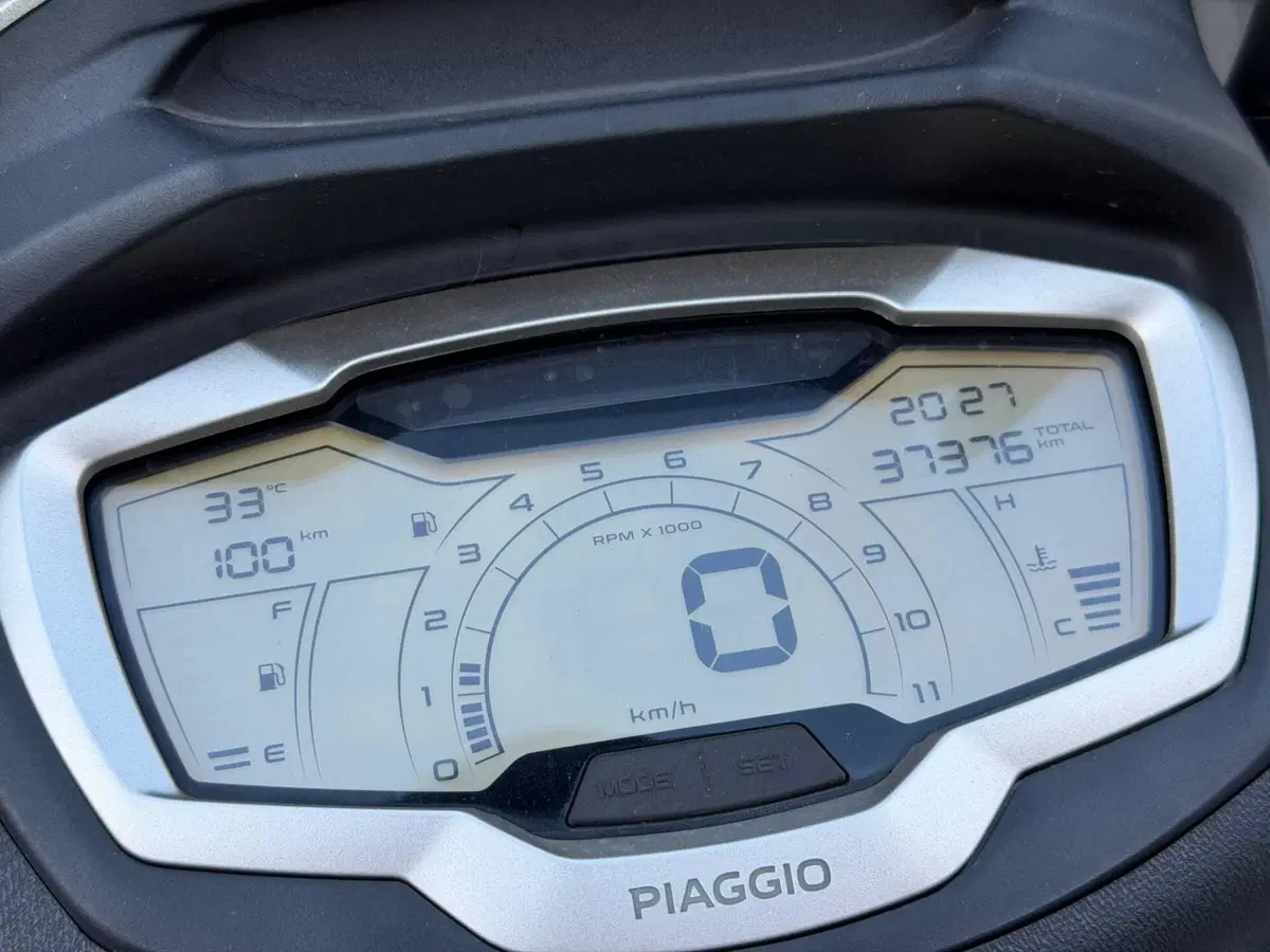 Piaggio Beverly 300 Hpe (2021) (6)