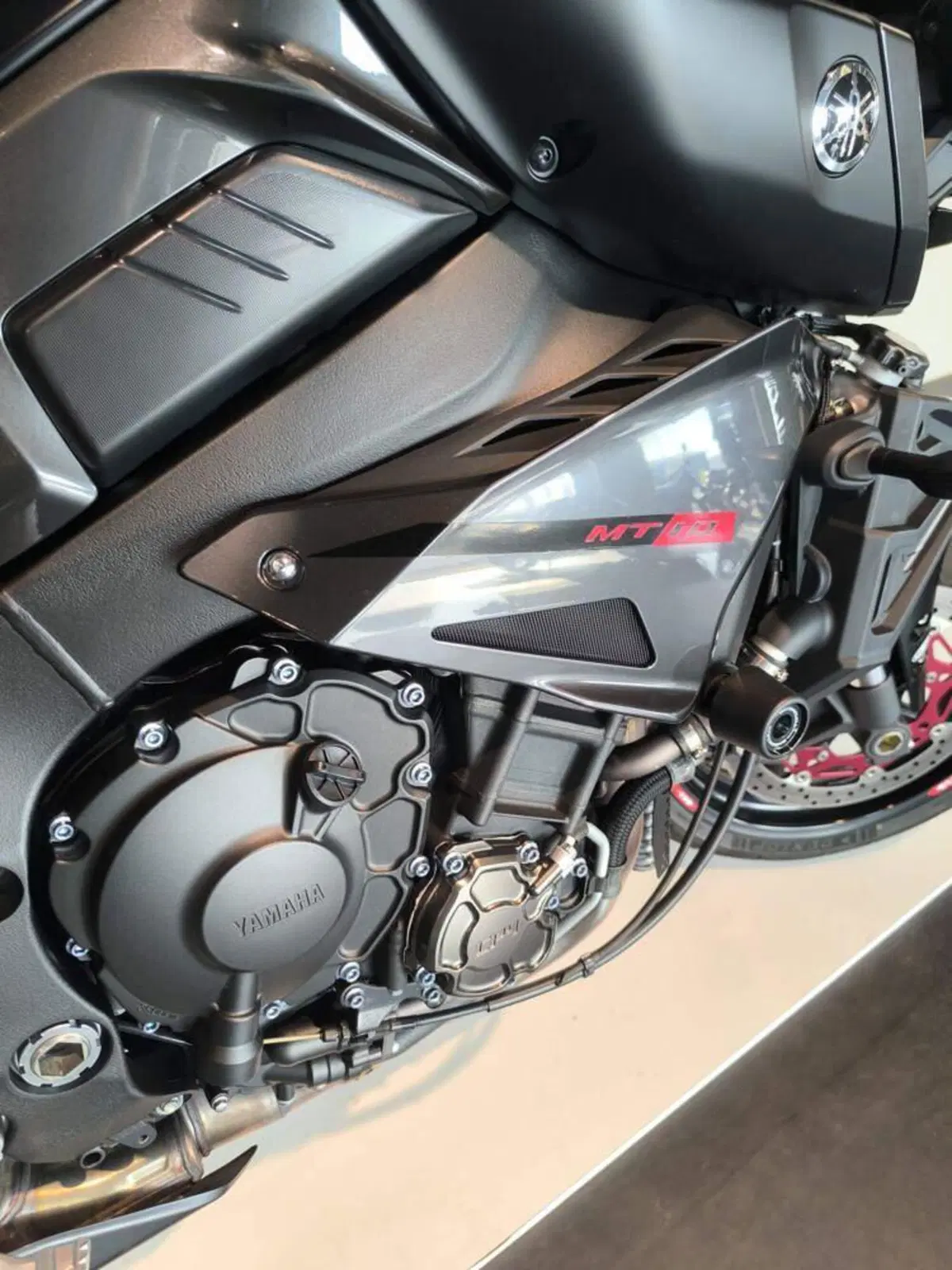 Yamaha MT-10 (2017 - 20) (4)