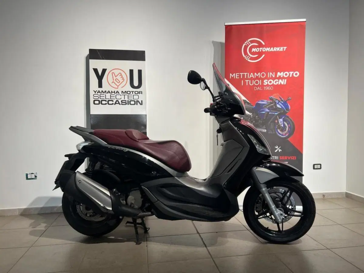 Piaggio Beverly 350 SportTouring ie (2011 - 15)