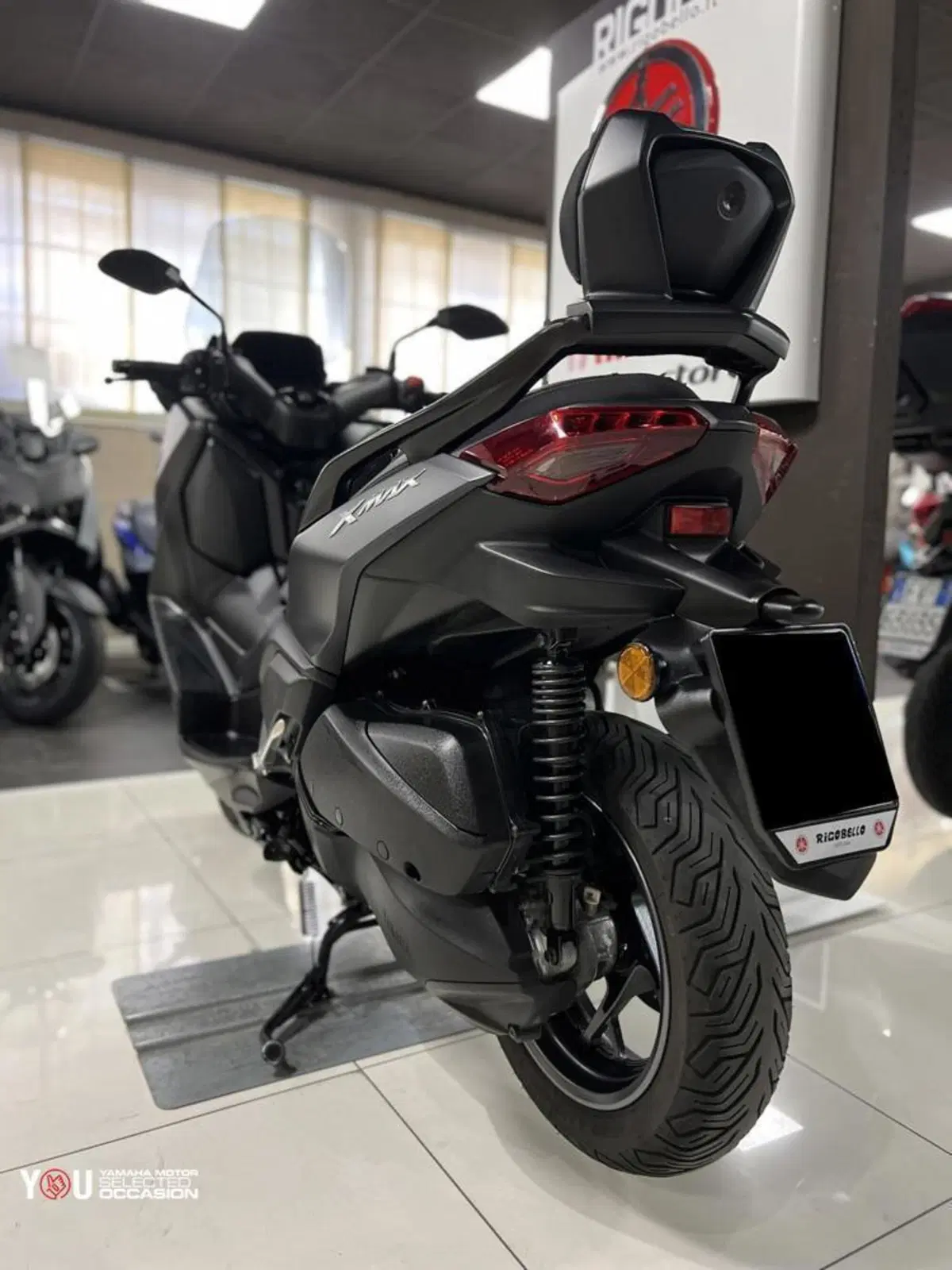 Yamaha X-Max 300 (2021 - 24) (10)