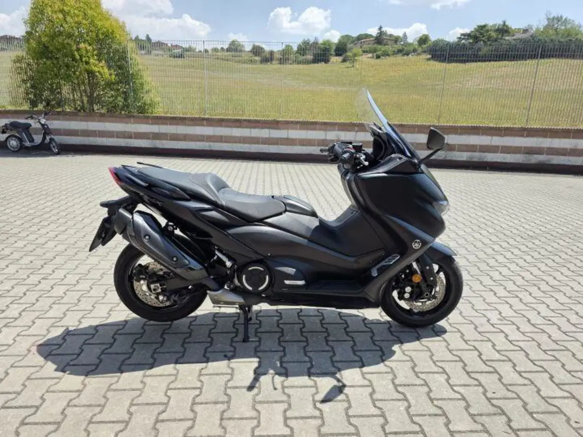 Yamaha T-Max 560 (2020 - 21) (4)