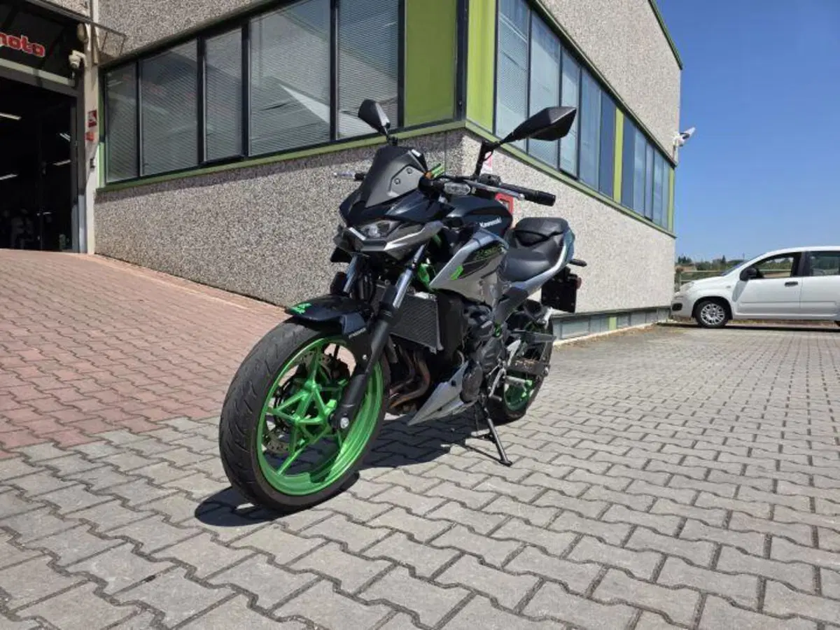 Kawasaki Z 500 SE (2024 - 26)