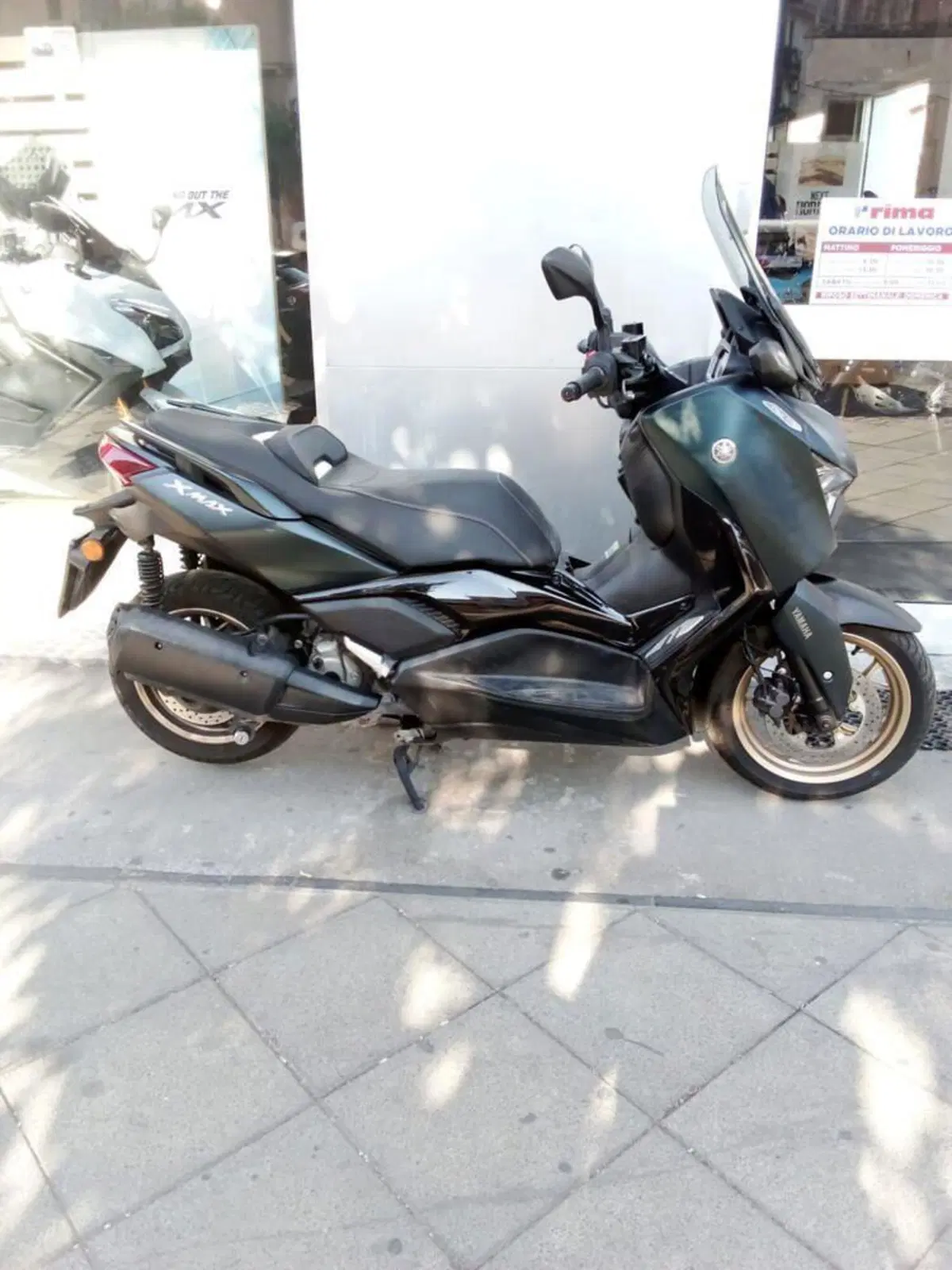 Yamaha X-Max 300 Tech Max (2021 - 24) (4)