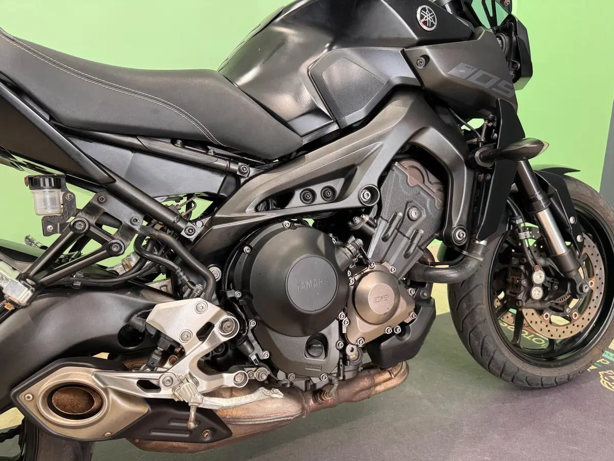Yamaha MT-09 (2017 - 20) (9)