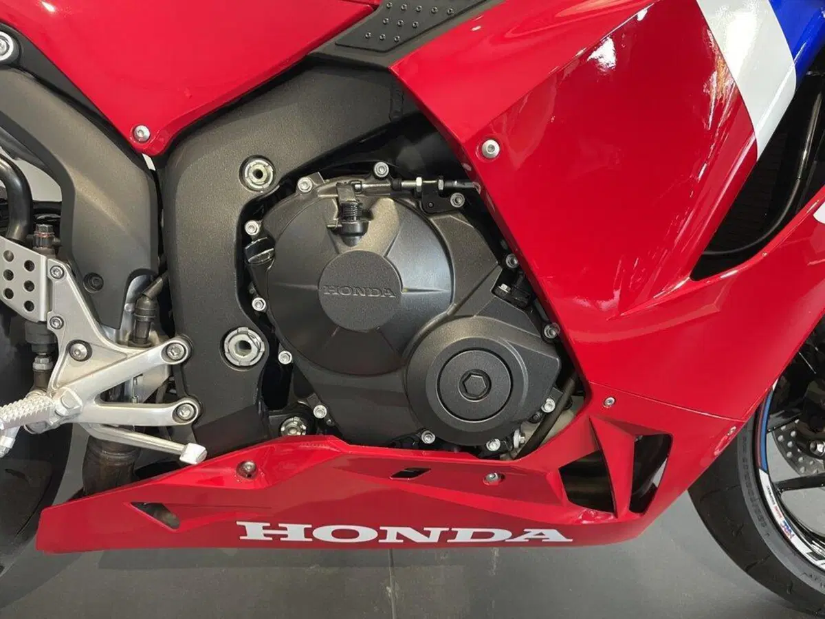 Honda CBR 600 RR (2024 - 26) (4)