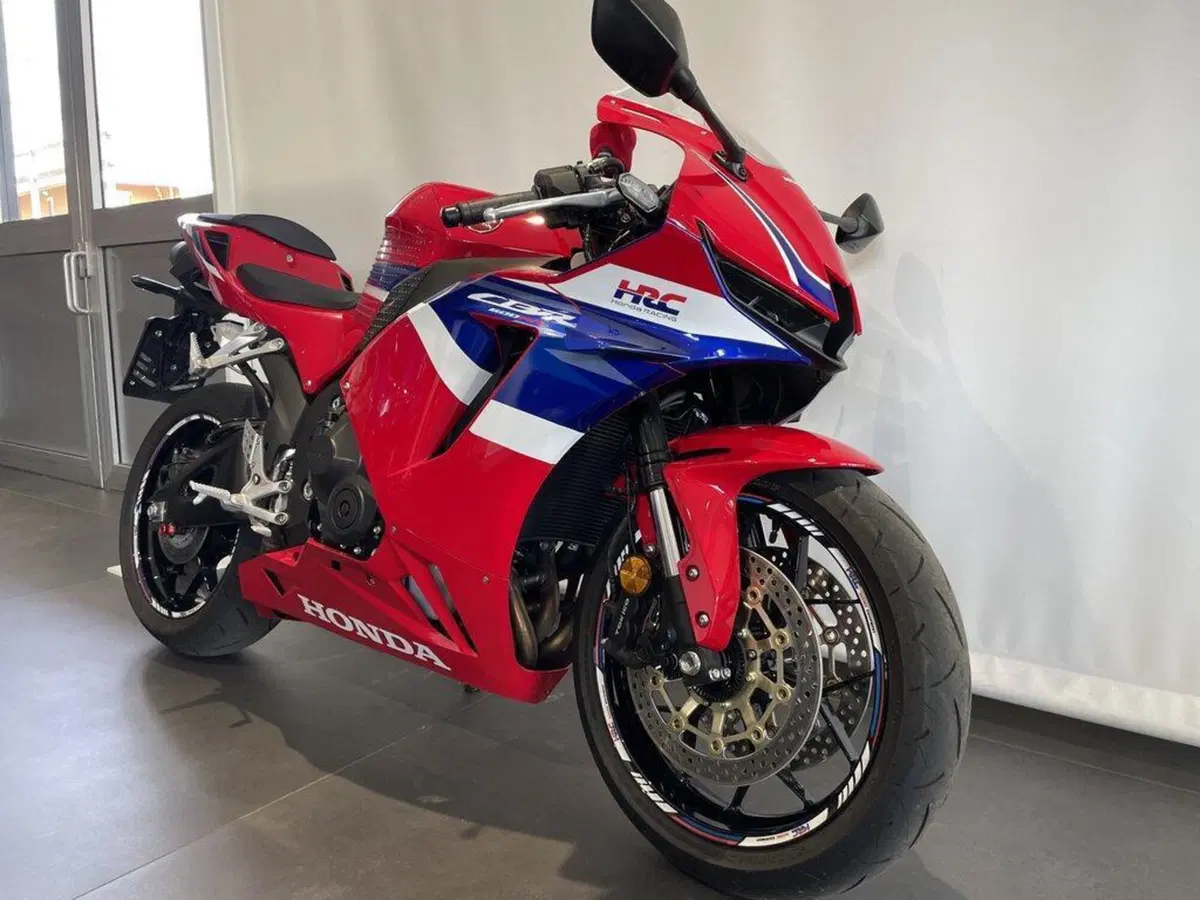 Honda CBR 600 RR (2024 - 26) (14)