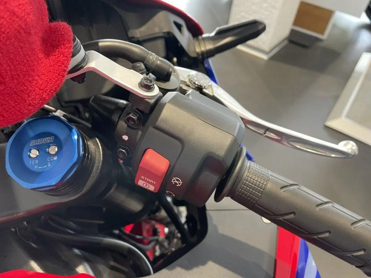 Honda CBR 600 RR (2024 - 26) (9)
