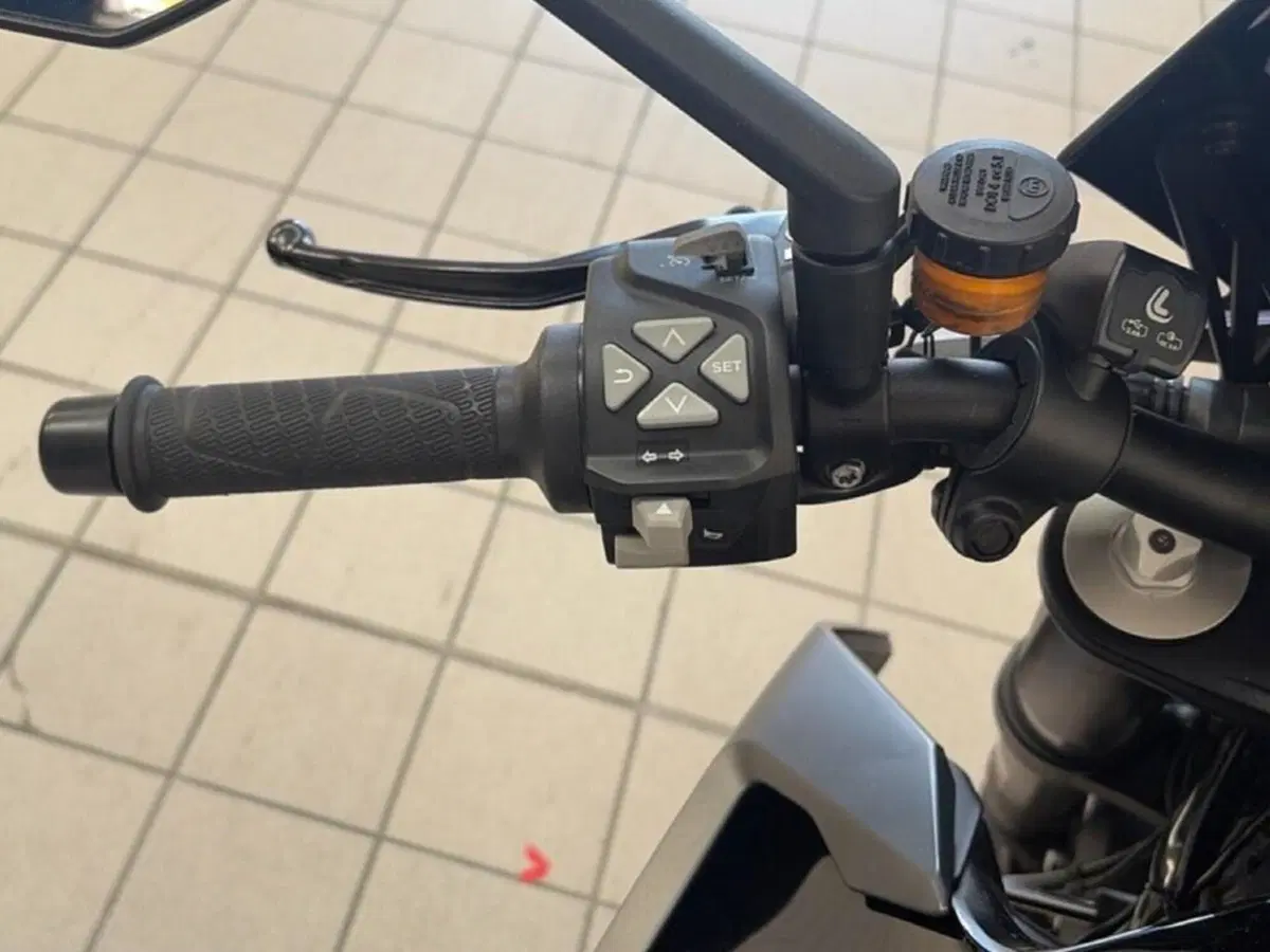 KTM 1290 Super Duke R ABS (2017 - 18) (8)