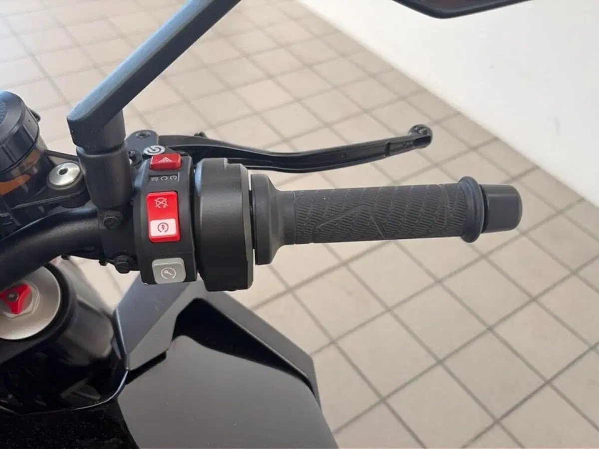 KTM 1290 Super Duke R ABS (2017 - 18) (9)