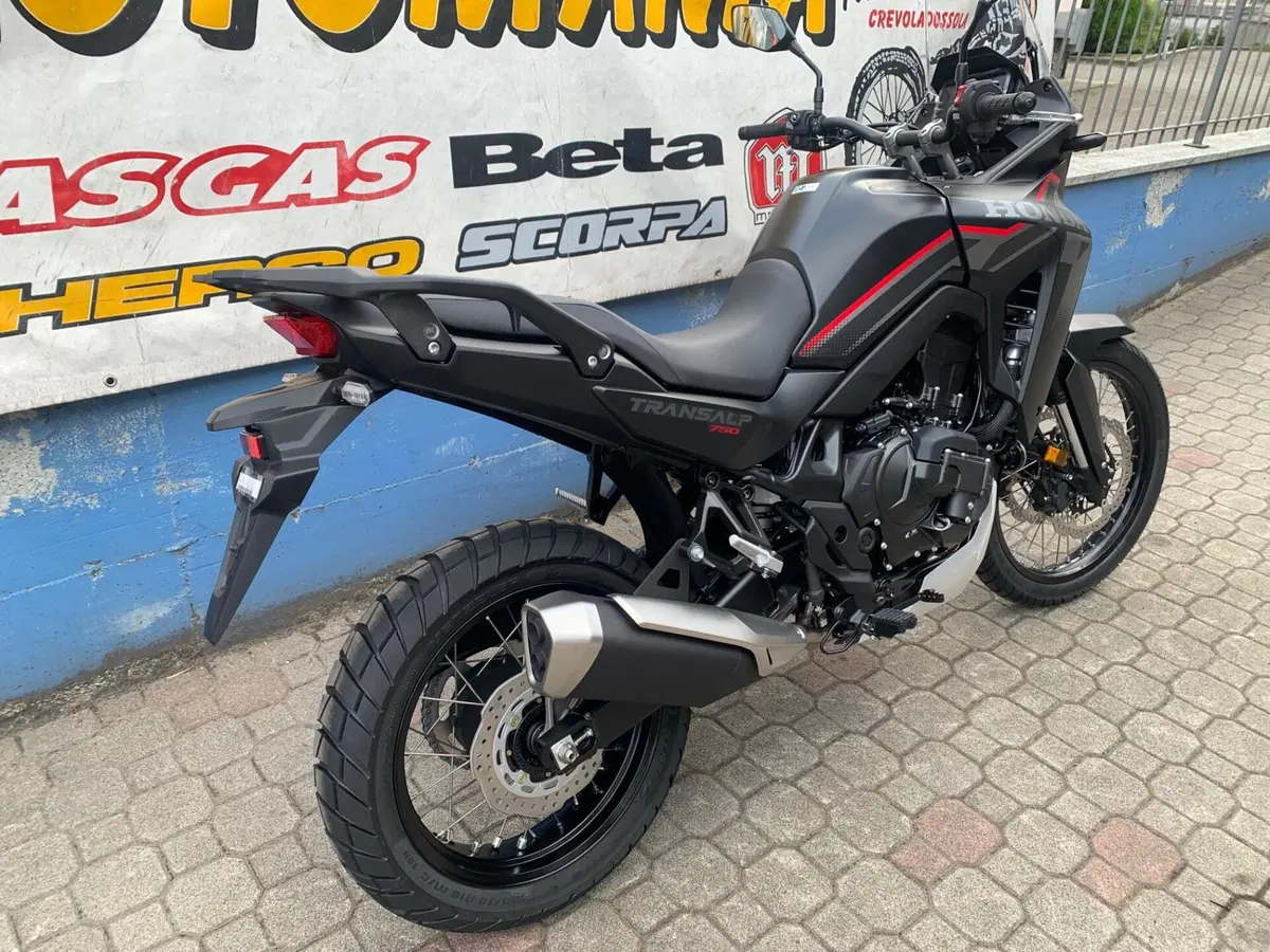 Honda Transalp XL750 (2026) (3)