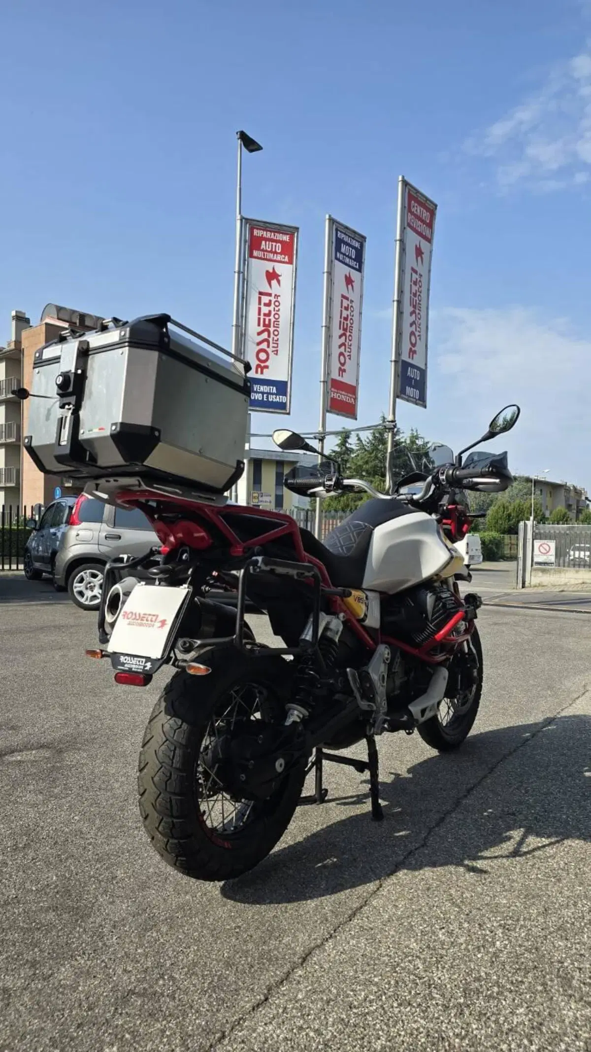 Moto Guzzi V85 TT Evocative Graphics (2019 - 20) (3)