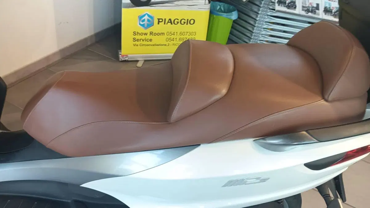 Piaggio Mp3 300 ie Business LT (2017 - 18) (6)