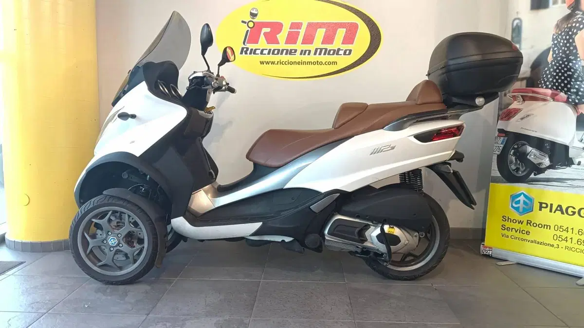 Piaggio Mp3 300 ie Business LT (2017 - 18) (2)