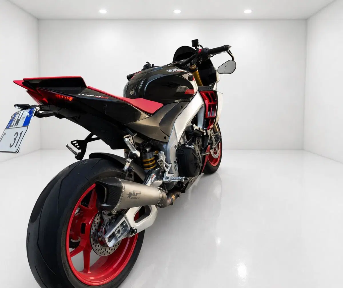 Aprilia Tuono V4 Factory (2021 - 24) (2)