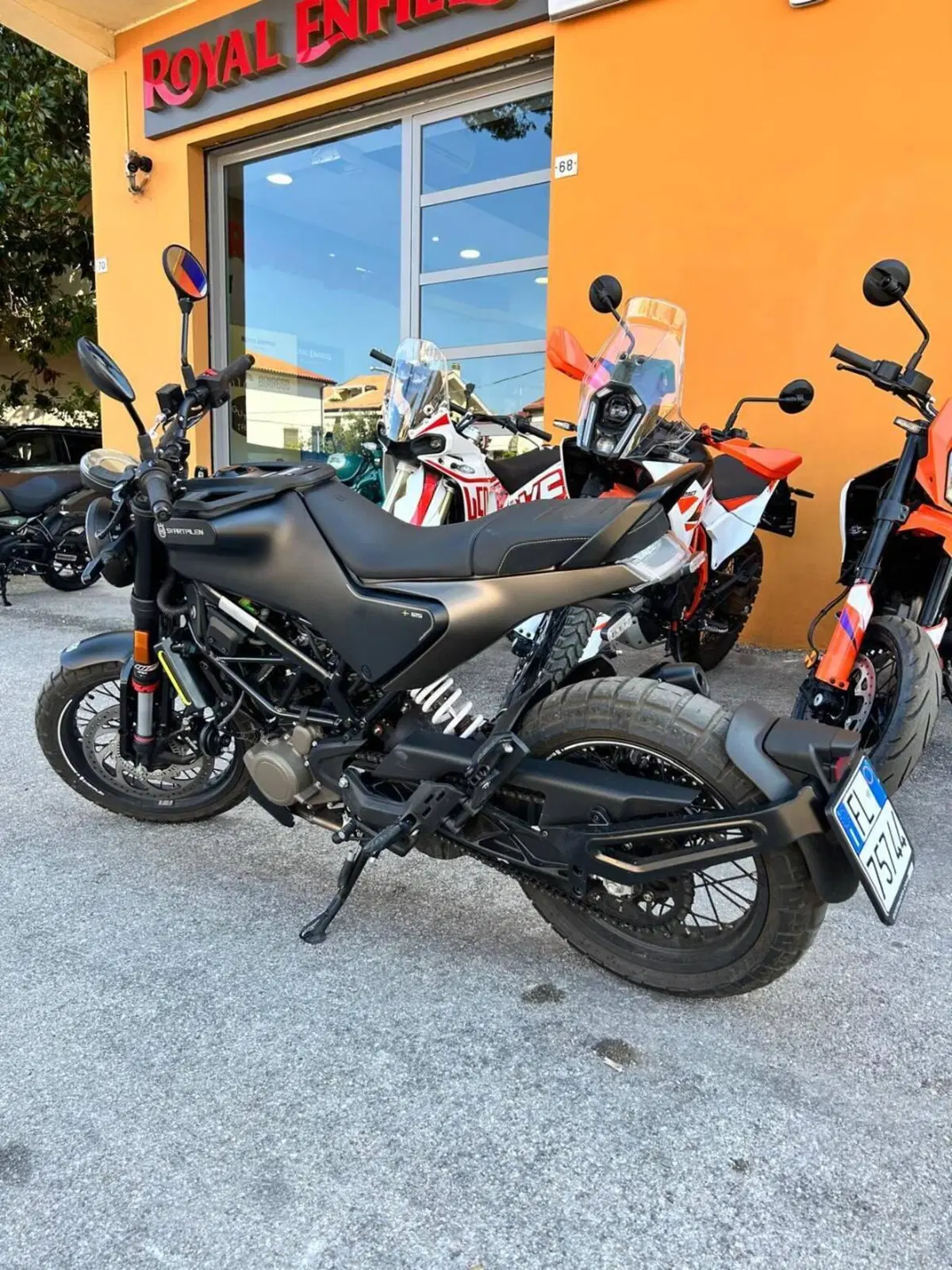 Husqvarna Svartpilen 125 (2021 - 23) (4)
