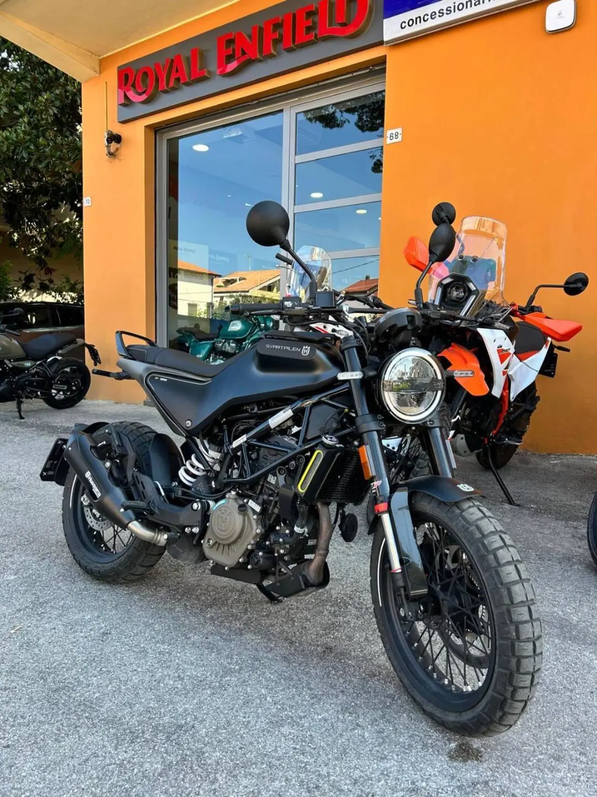 Husqvarna Svartpilen 125 (2021 - 23) (2)