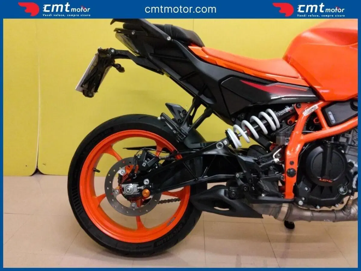 KTM 390 Duke (2024 - 25) (10)