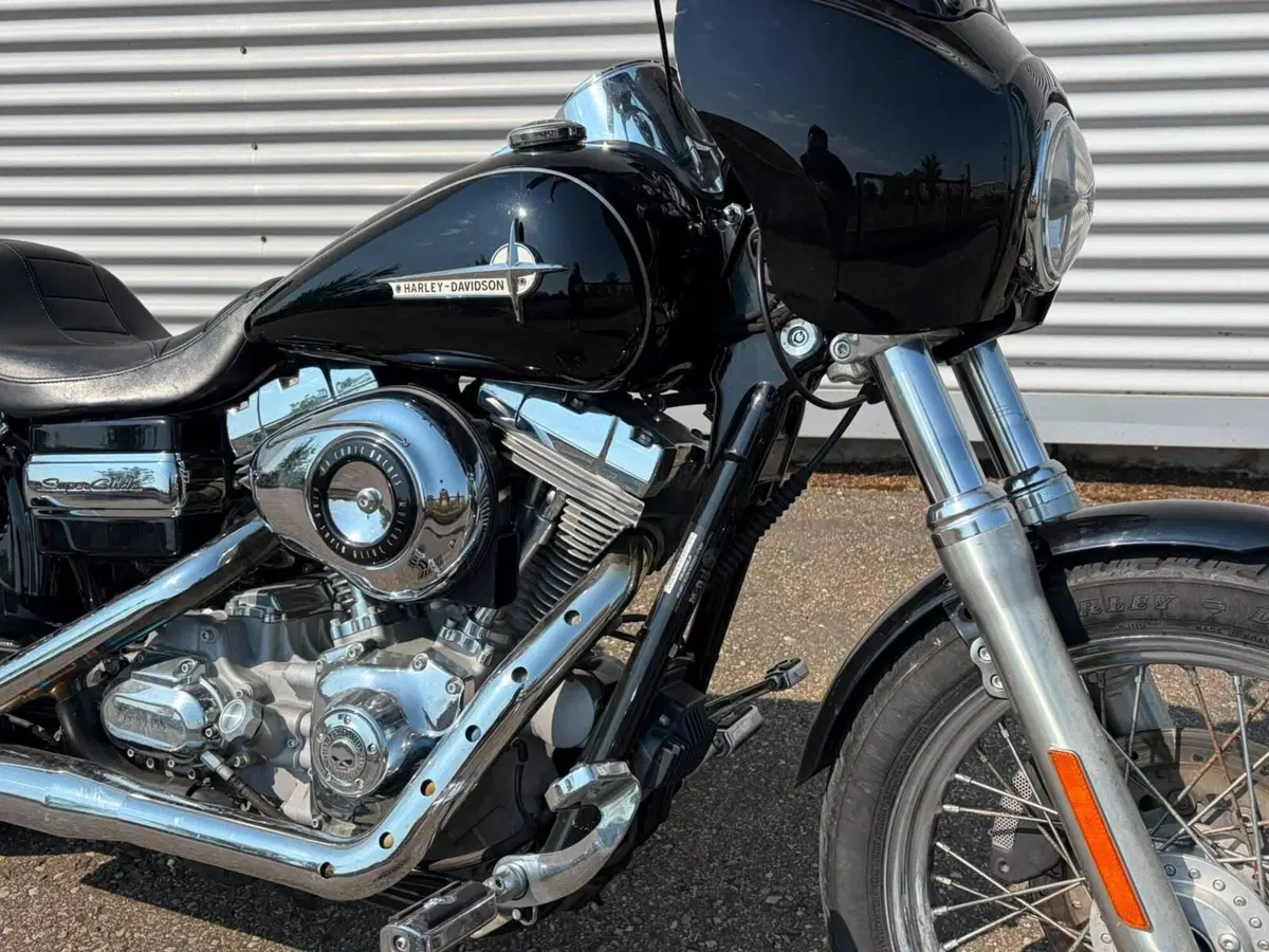 Harley-Davidson 1584 Super Glide Custom (2008 - 13) - FXDC (3)