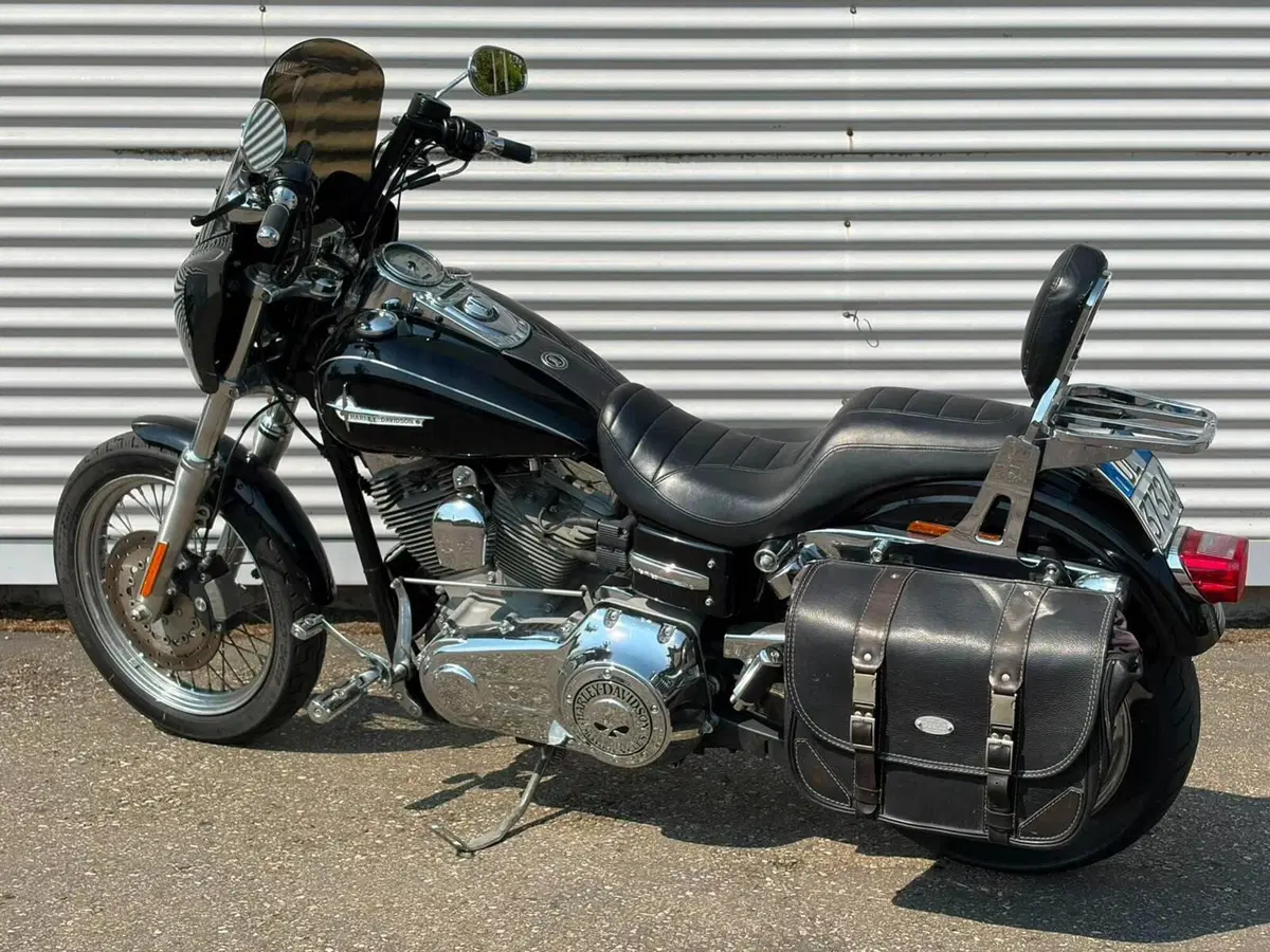 Harley-Davidson 1584 Super Glide Custom (2008 - 13) - FXDC (2)