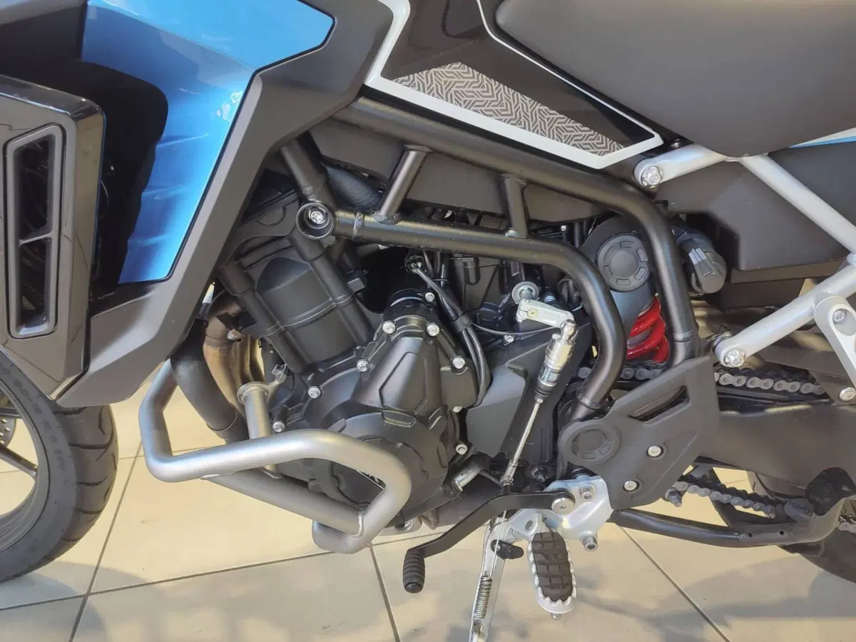 Triumph Tiger 900 Alpine Special Edition (2026) (8)