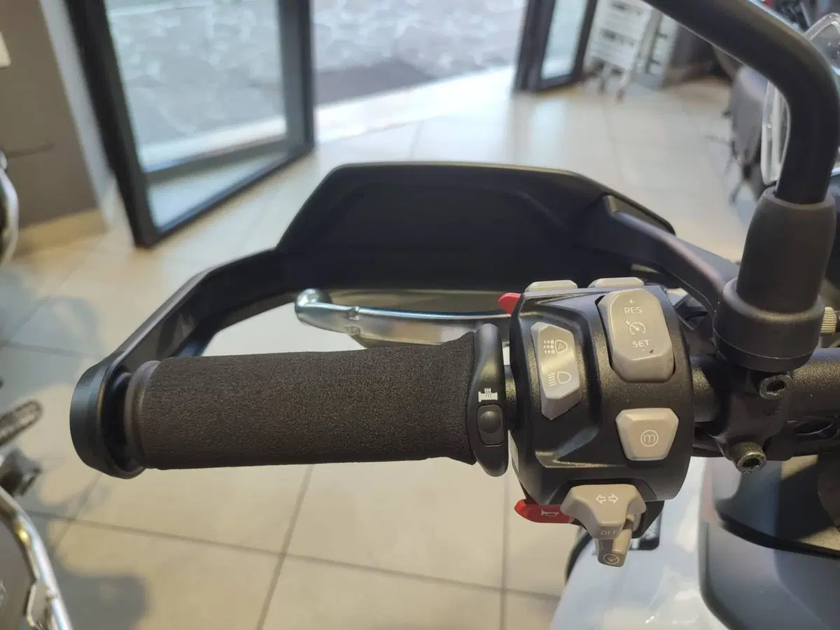 Triumph Tiger 900 Alpine Special Edition (2026) (10)
