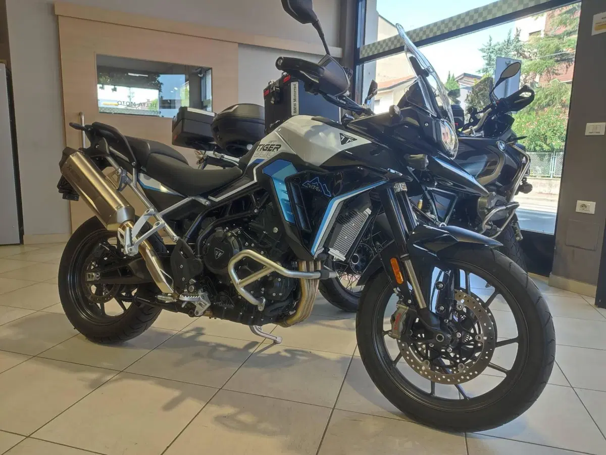Triumph Tiger 900 Alpine Special Edition (2026) (3)