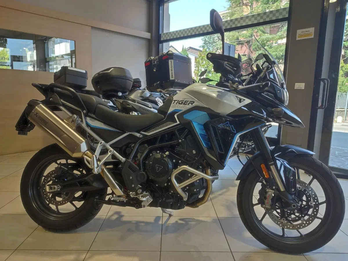 Triumph Tiger 900 Alpine Special Edition (2026)