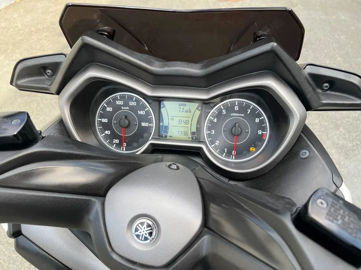 Yamaha X-Max 300 ABS (2017 - 20) (6)