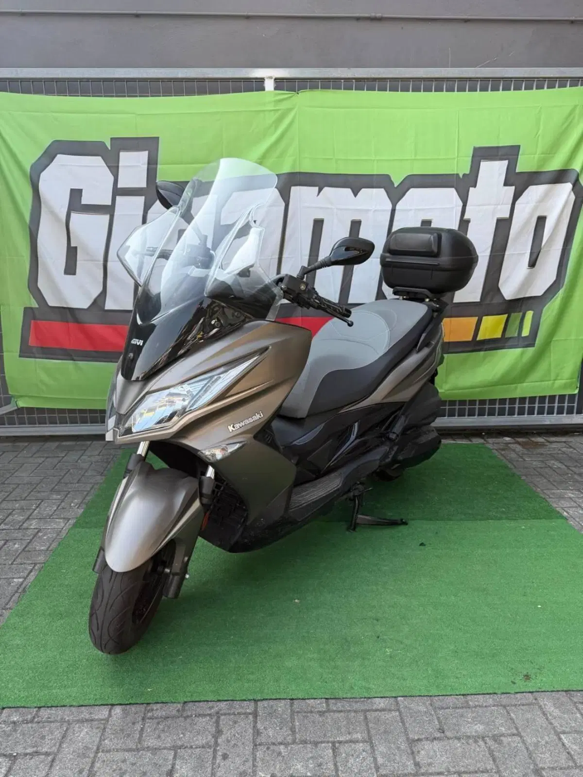 Kawasaki J 300 (2017 - 21) (3)