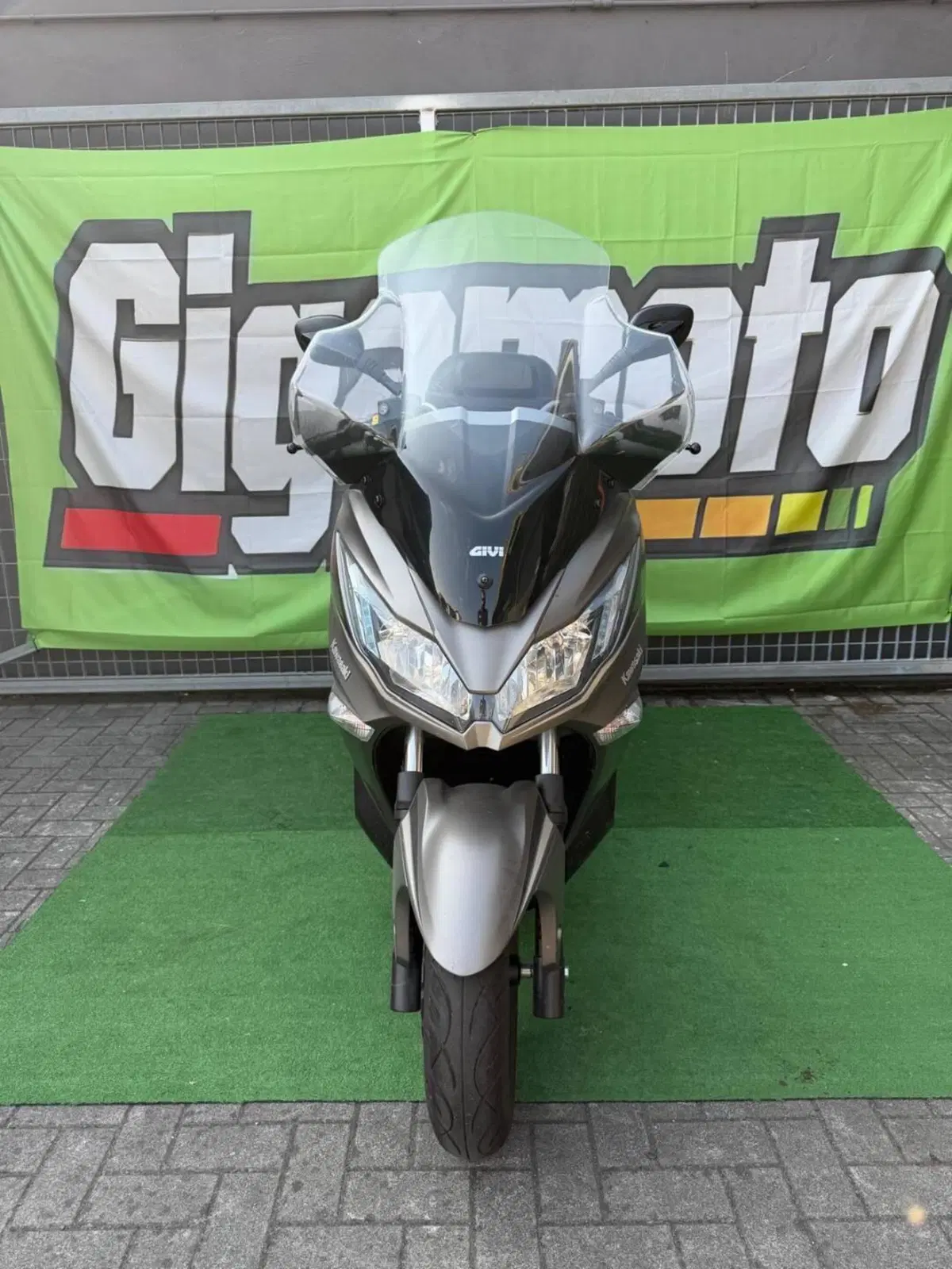Kawasaki J 300 (2017 - 21) (5)