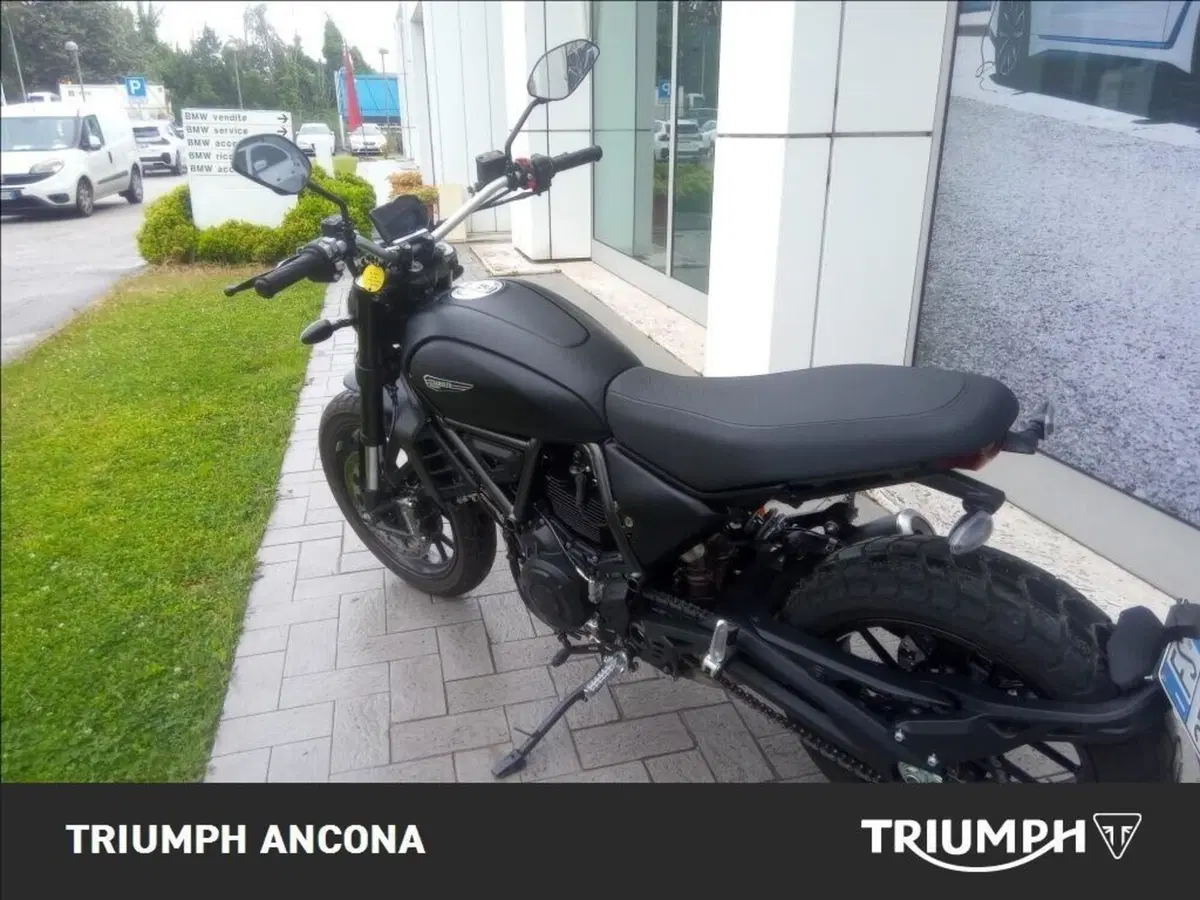 Ducati Scrambler 800 Icon Dark (2025 - 26) (5)