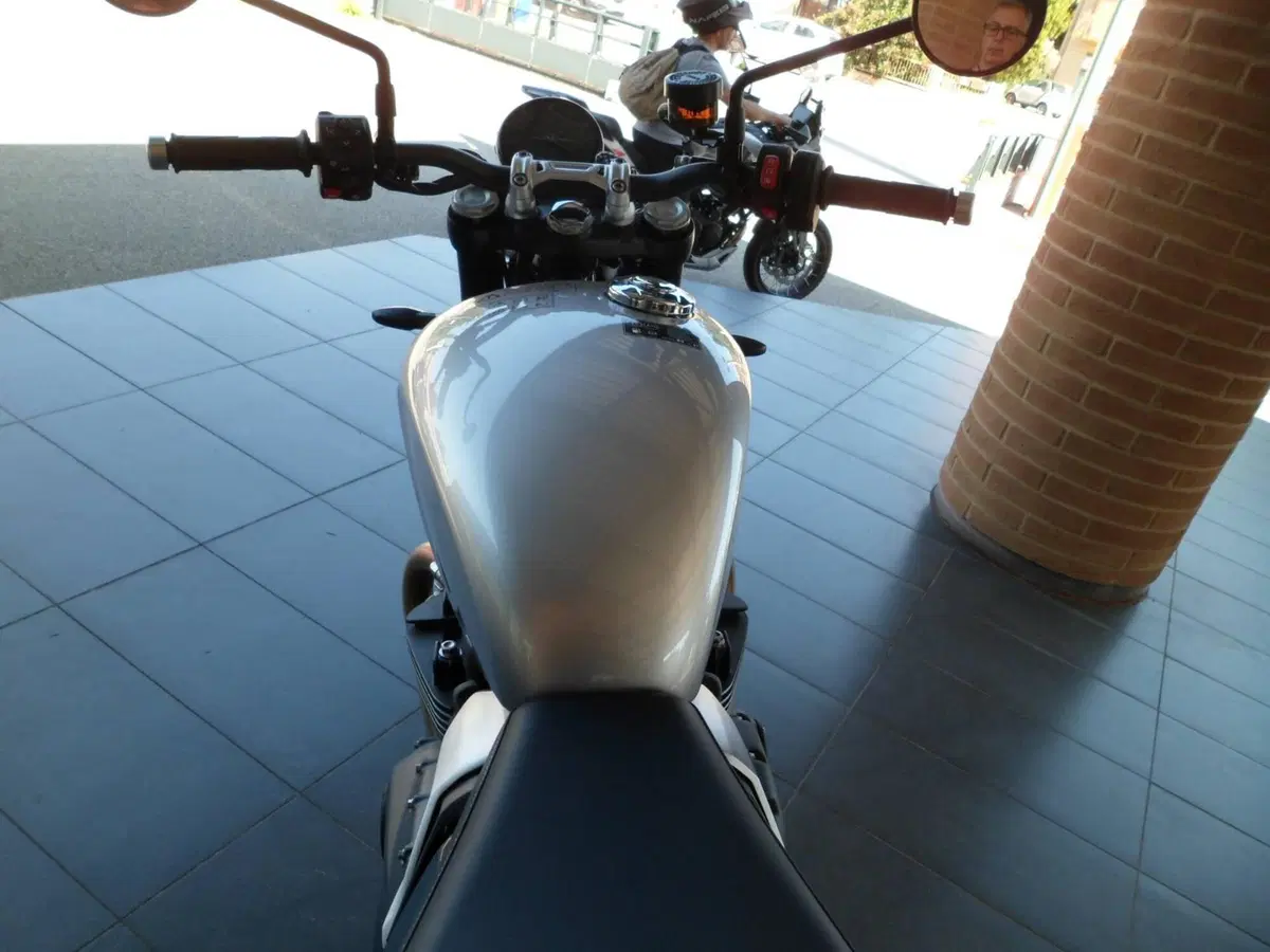 Triumph Speed Twin 900 (2025 - 26) (4)