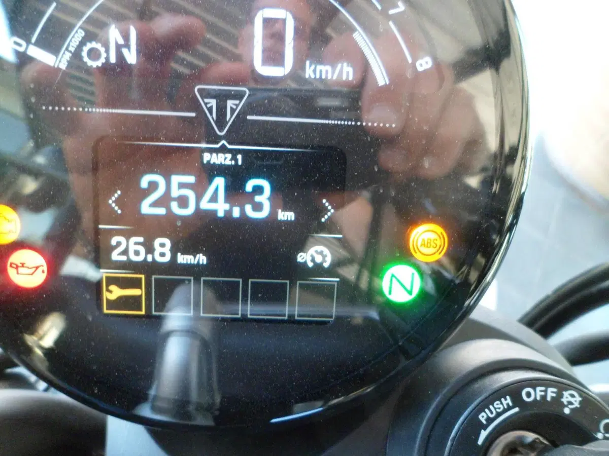 Triumph Speed Twin 900 (2025 - 26) (5)