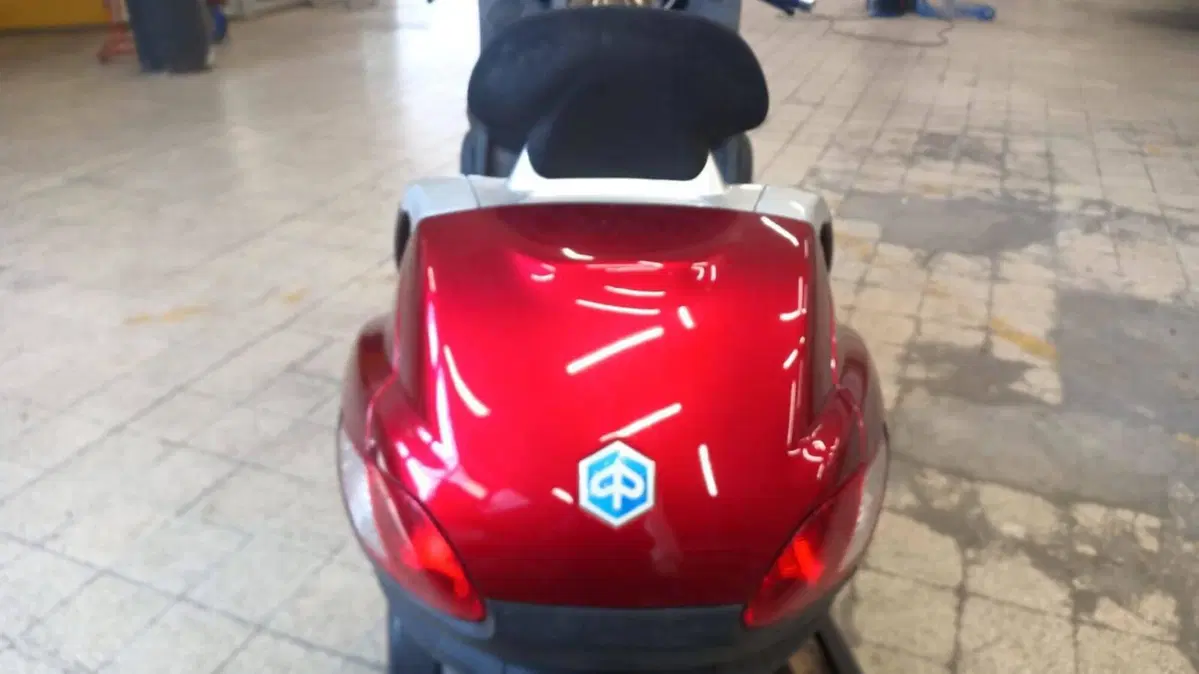 Piaggio MP3 400 Touring (2011 - 12) (3)