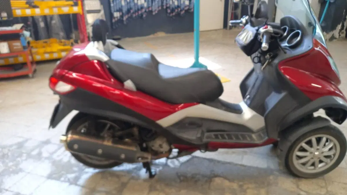 Piaggio MP3 400 Touring (2011 - 12) (4)