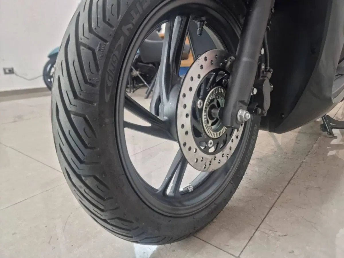 Honda SH 125i Sport (2024 - 25) (6)