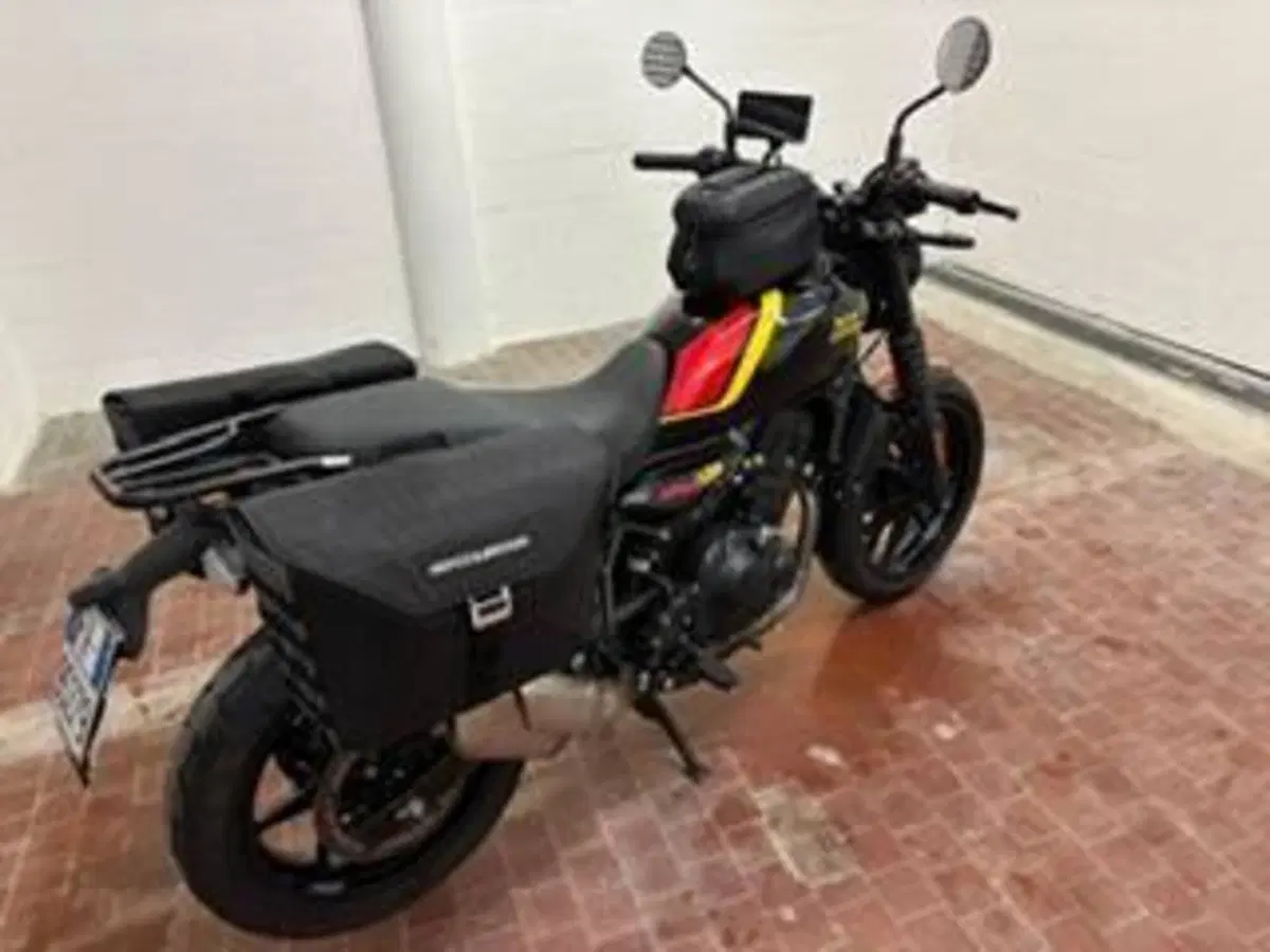 Royal Enfield Guerrilla 450 (2024 - 26) (2)