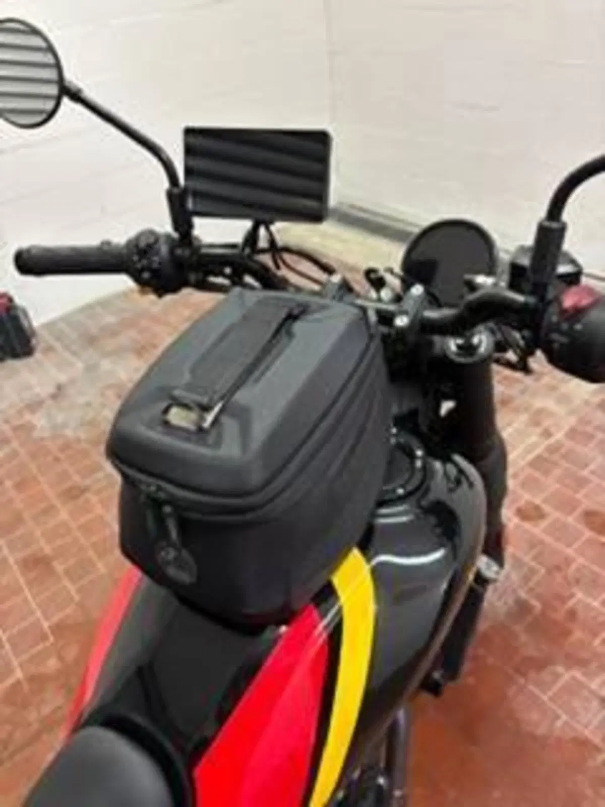 Royal Enfield Guerrilla 450 (2024 - 26) (3)
