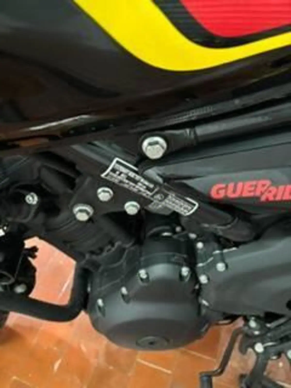 Royal Enfield Guerrilla 450 (2024 - 26) (8)