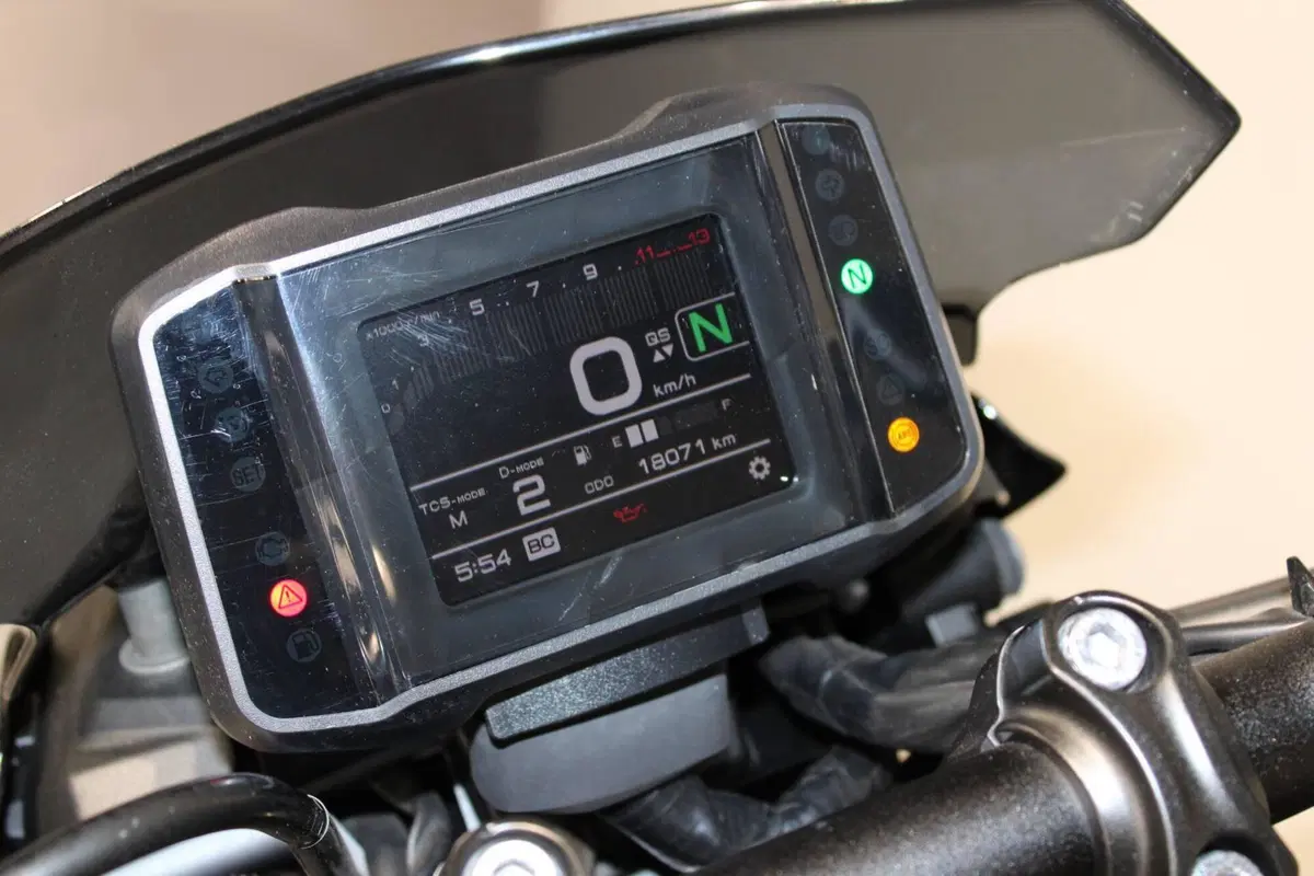 Yamaha MT-09 SP (2021 - 23) (6)